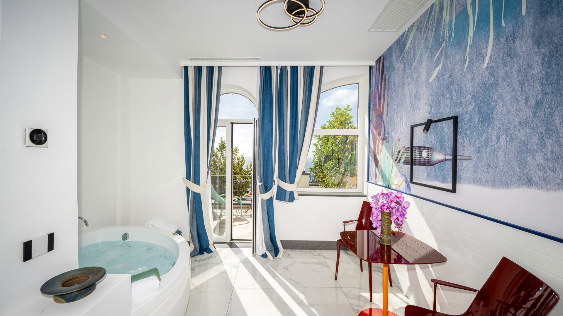 Executive Seaview with hot tub 8