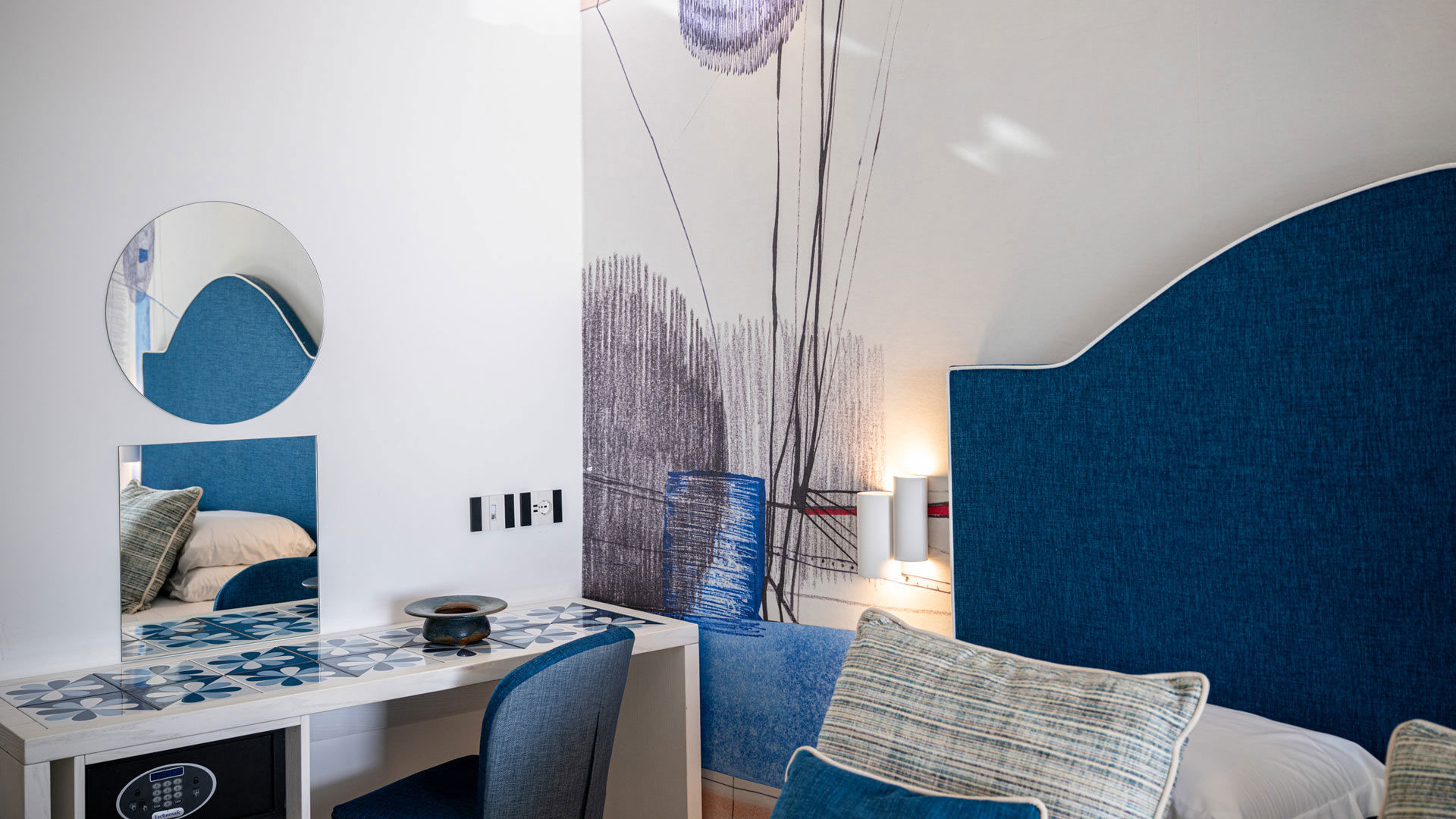 Rooms & Suites 8