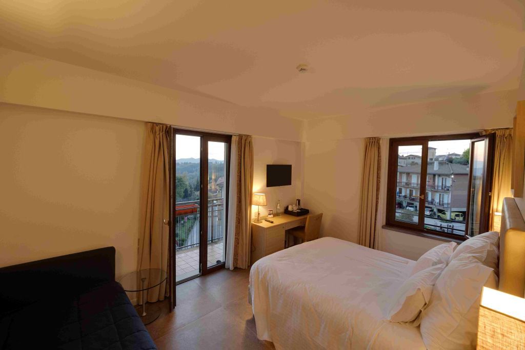 Umbria Family Room 2