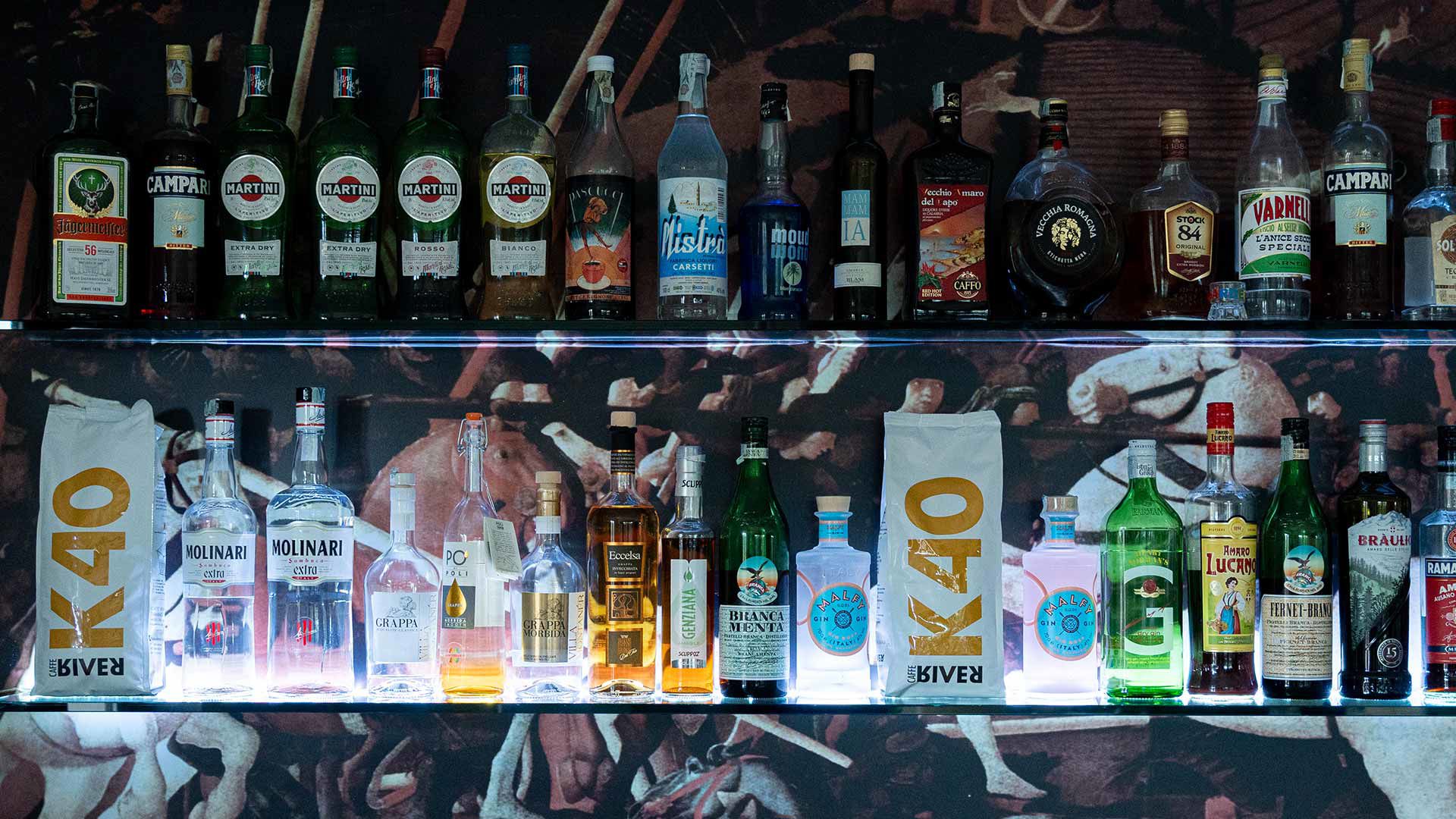 Cocktail bar 1