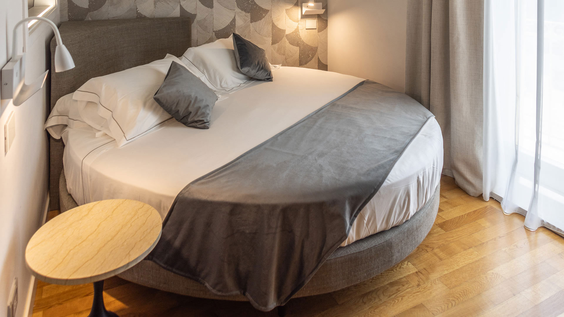 Prestige Romantic Room 1