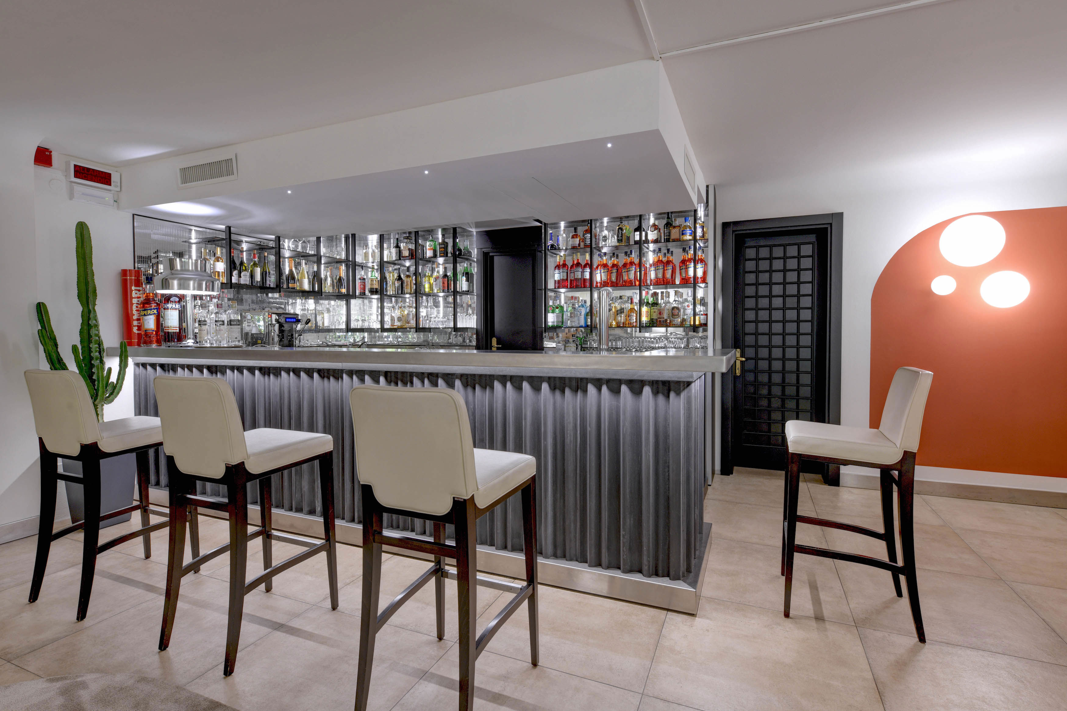 Lobby & Bar 1