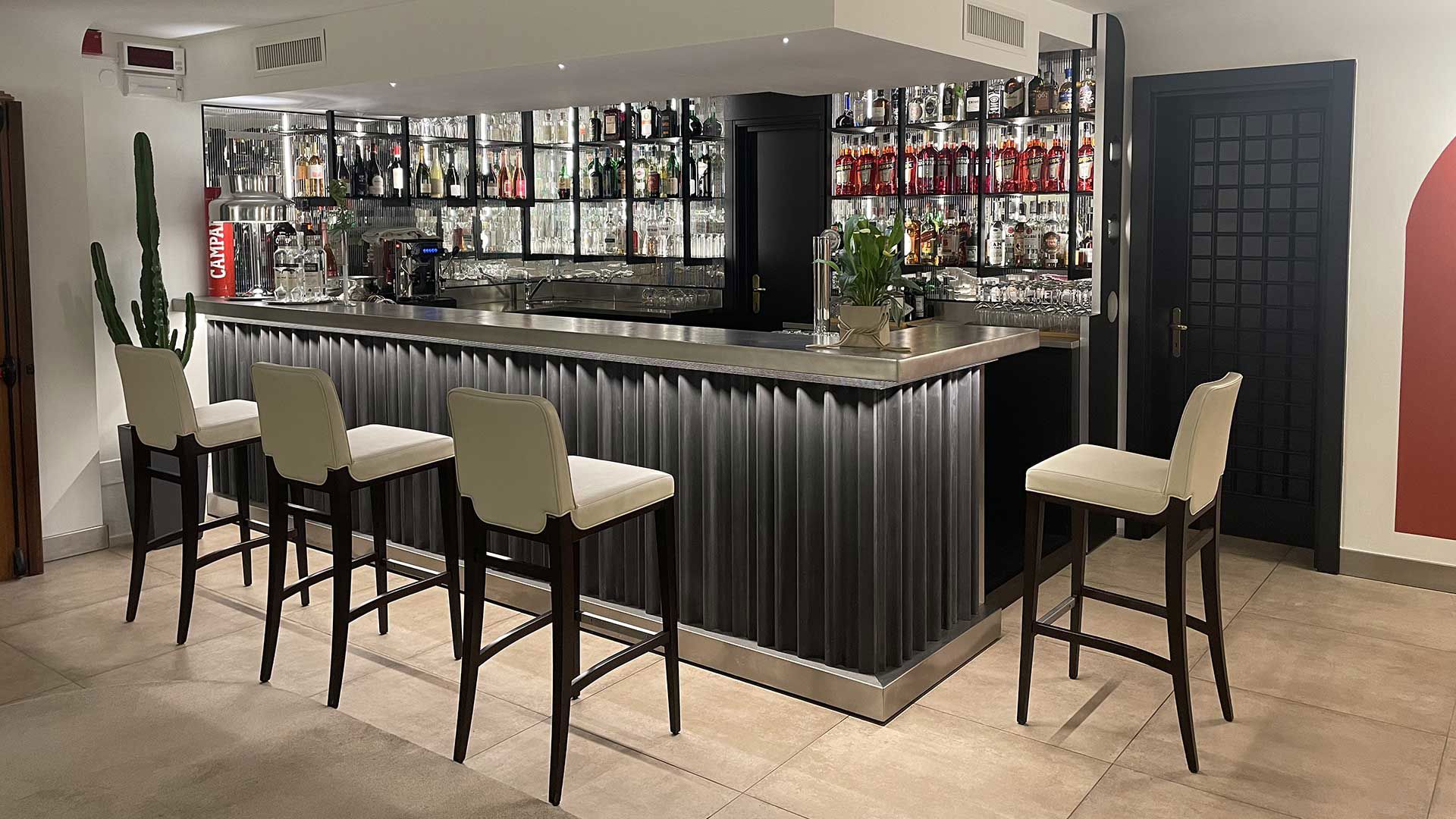 Lobby & Bar 1