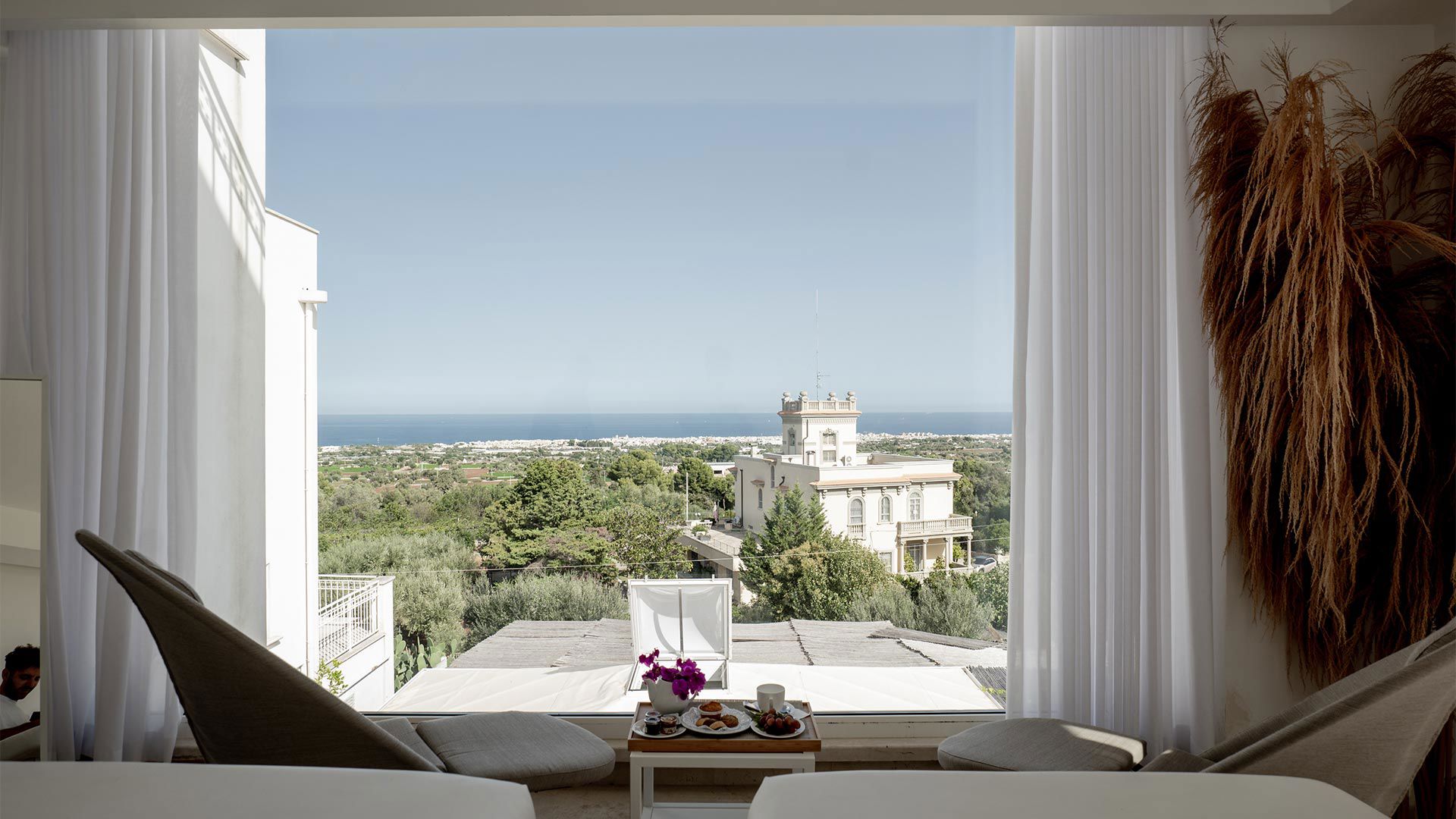 The 27th - Exclusive Room 2