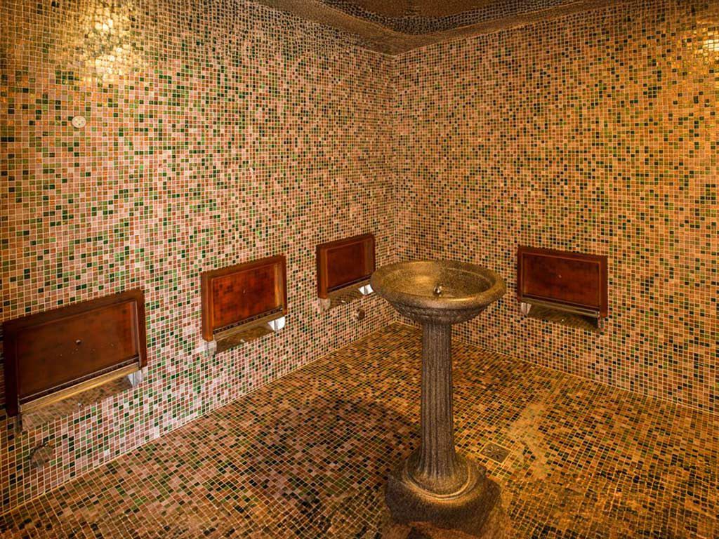 gallery-esterni/bagnoturco2.jpg gallery-esterni/bagnoturco2.jpg