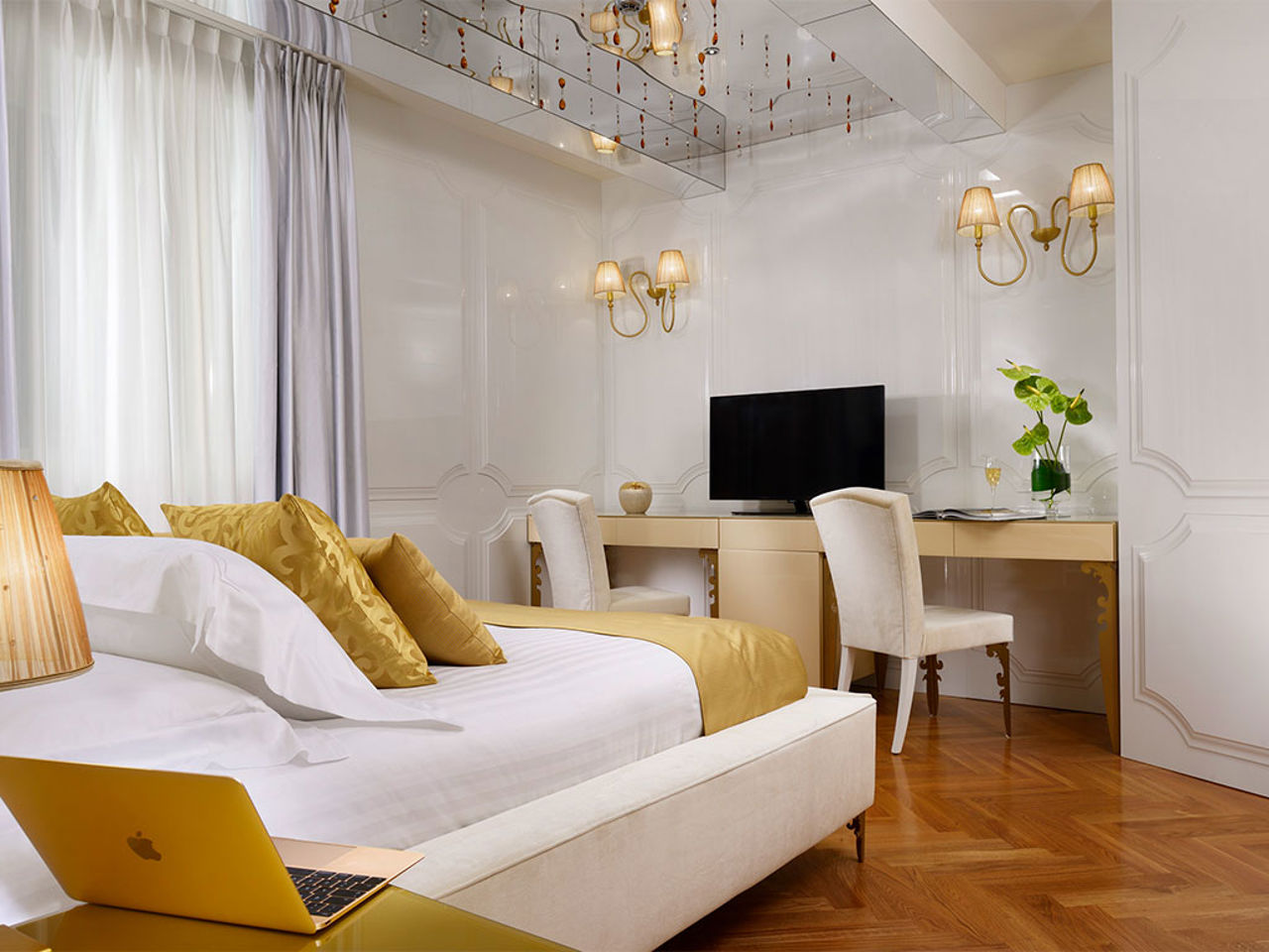 Book the Junior Suite at Lifestyle Suites Rome in Piazza Navona, Rome