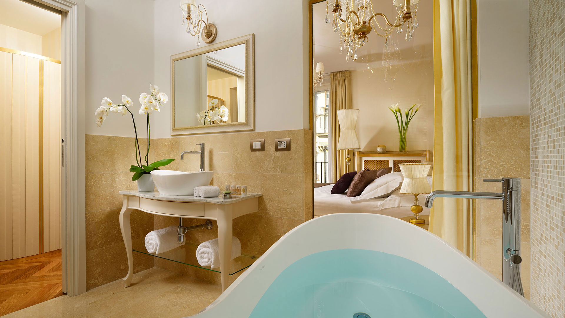 Junior Suite with View 2