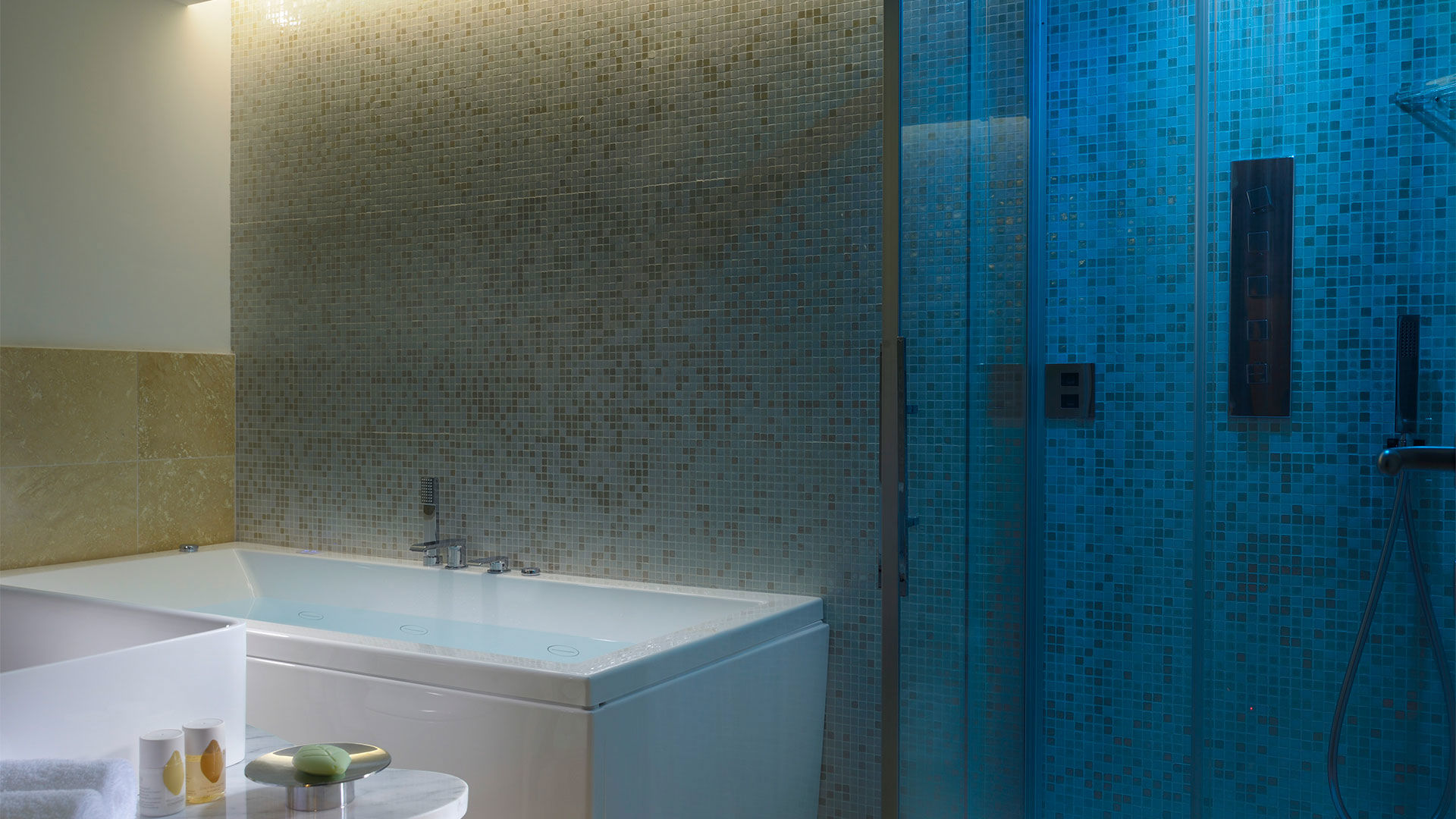 Junior Suite with View 8