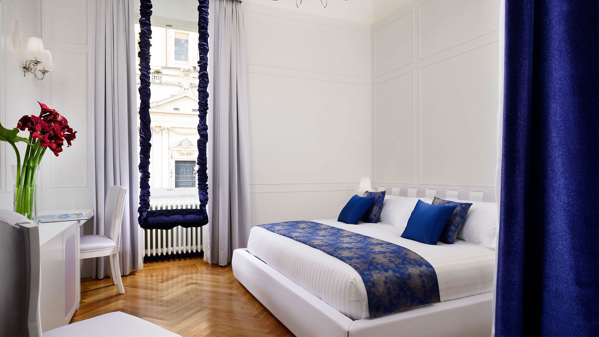 Junior Suite with View 7