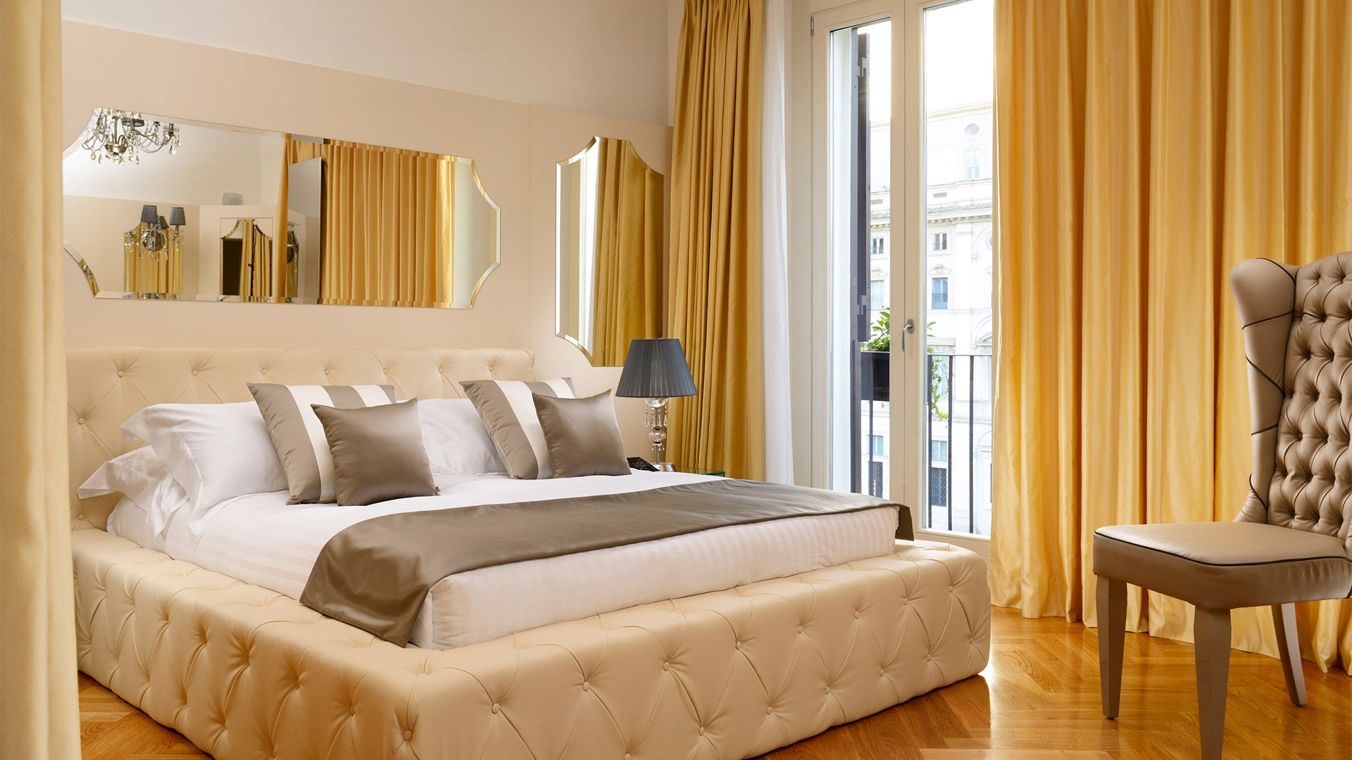 Junior Suite with View 3