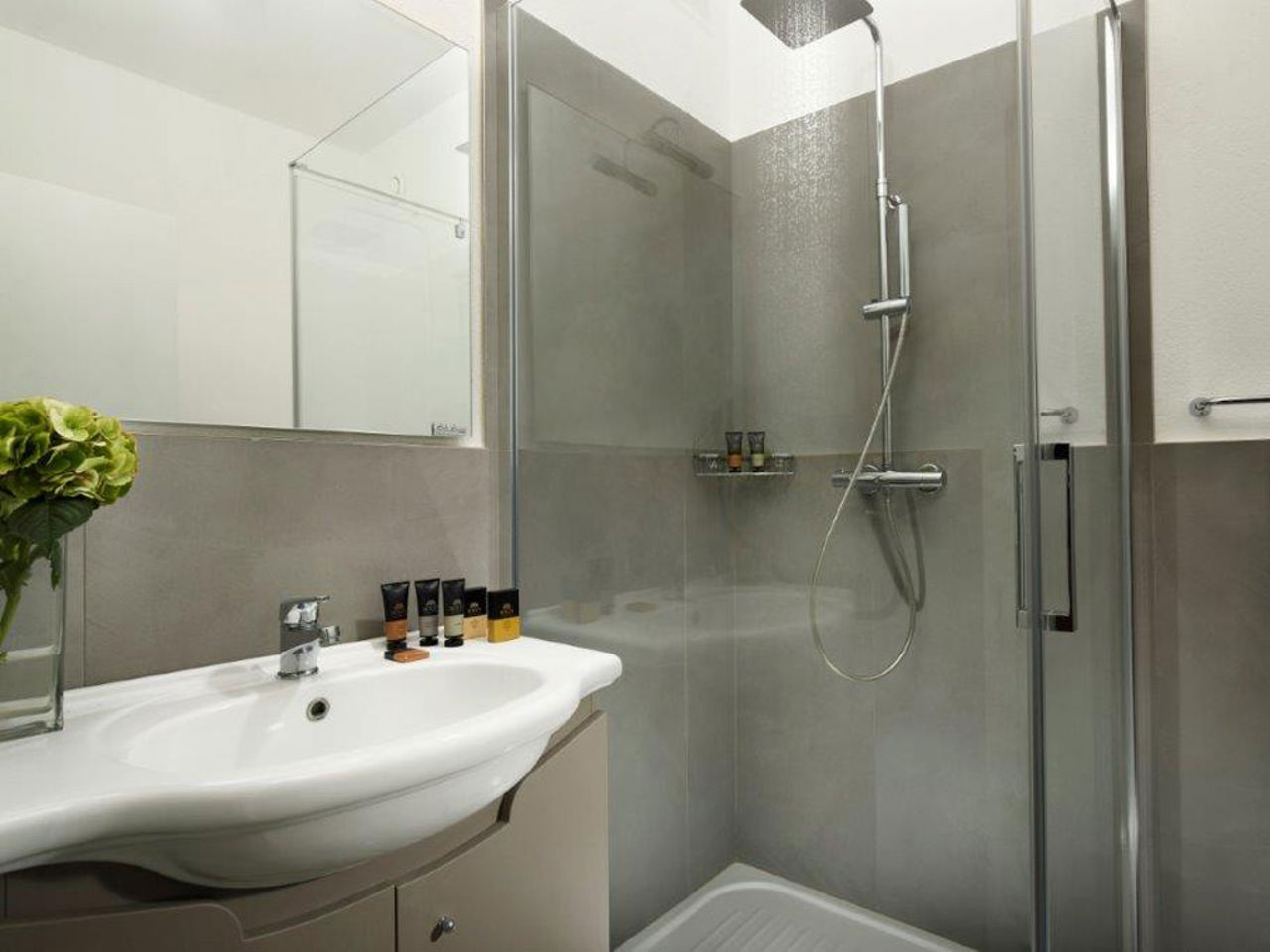 Suite con doppio terrazzo vista piscina 4