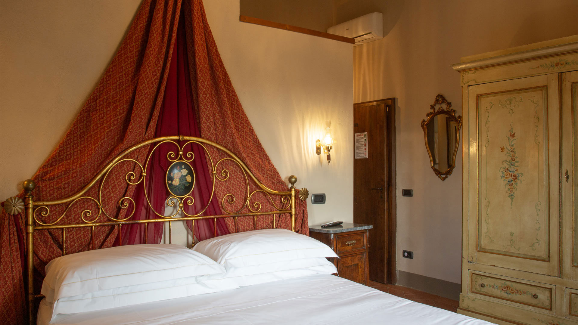 Double Castle Room 4