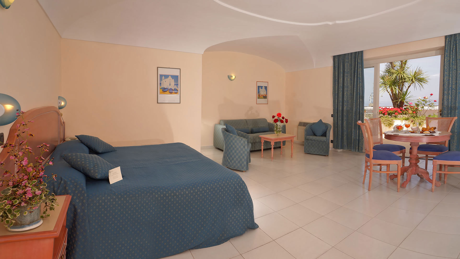 Superior rooms - The beauty of the sky and the sea are enclosed in walls