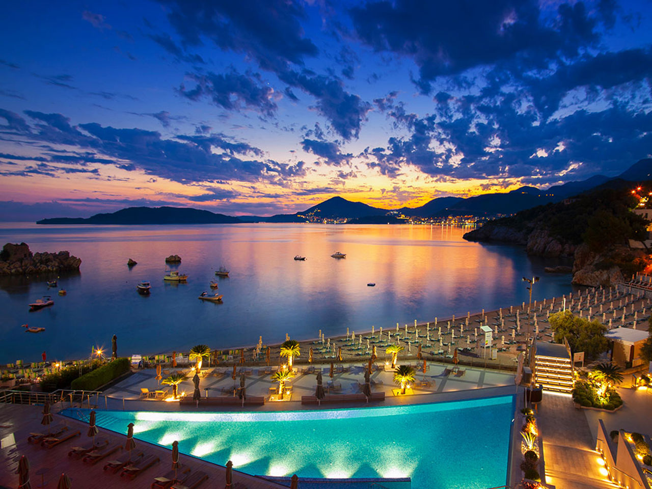 Maestral Resort & Casino