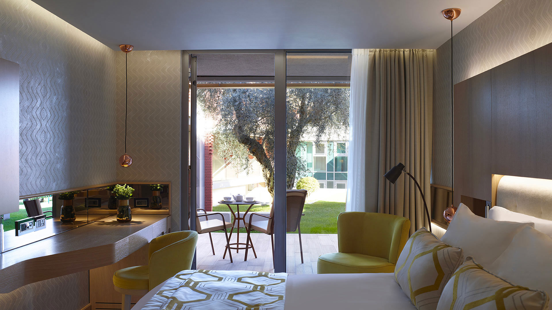 Premium Park View Room 1