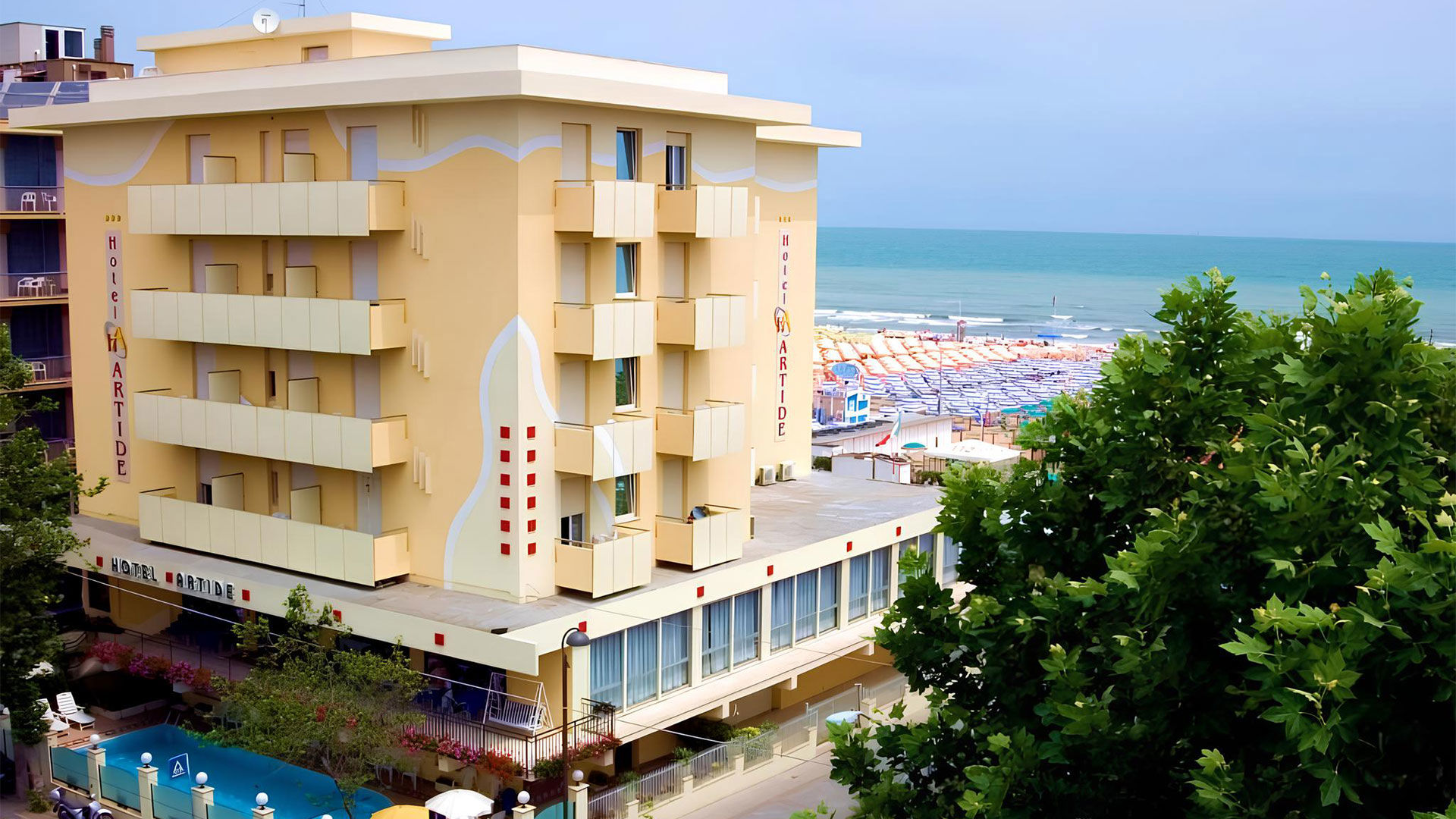 Hotel 4