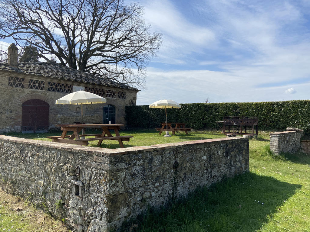 "Scuderia" and Barbecue Area 11