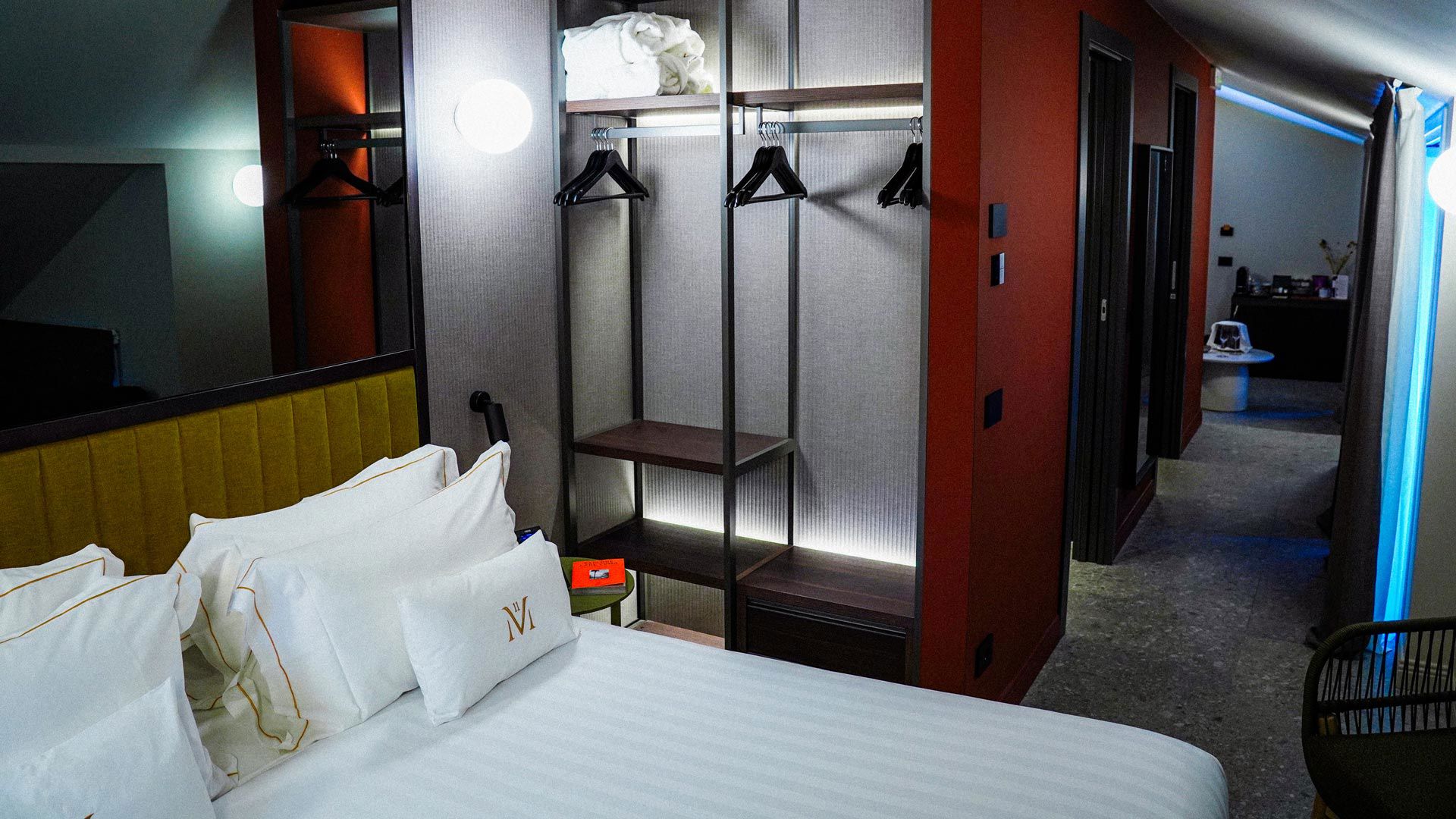 Rooftop Lake View Terrace Suite  3