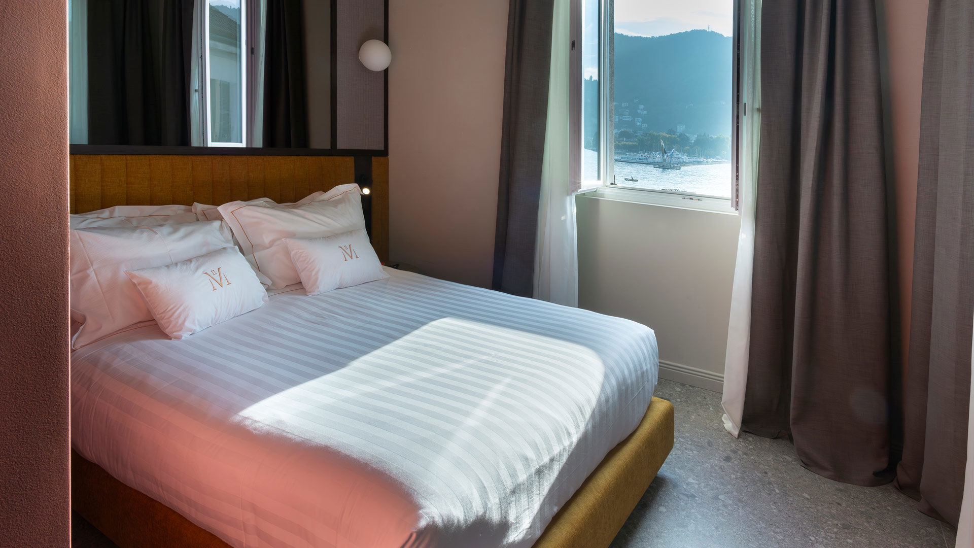 Junior Suite Prestige Lake View  1