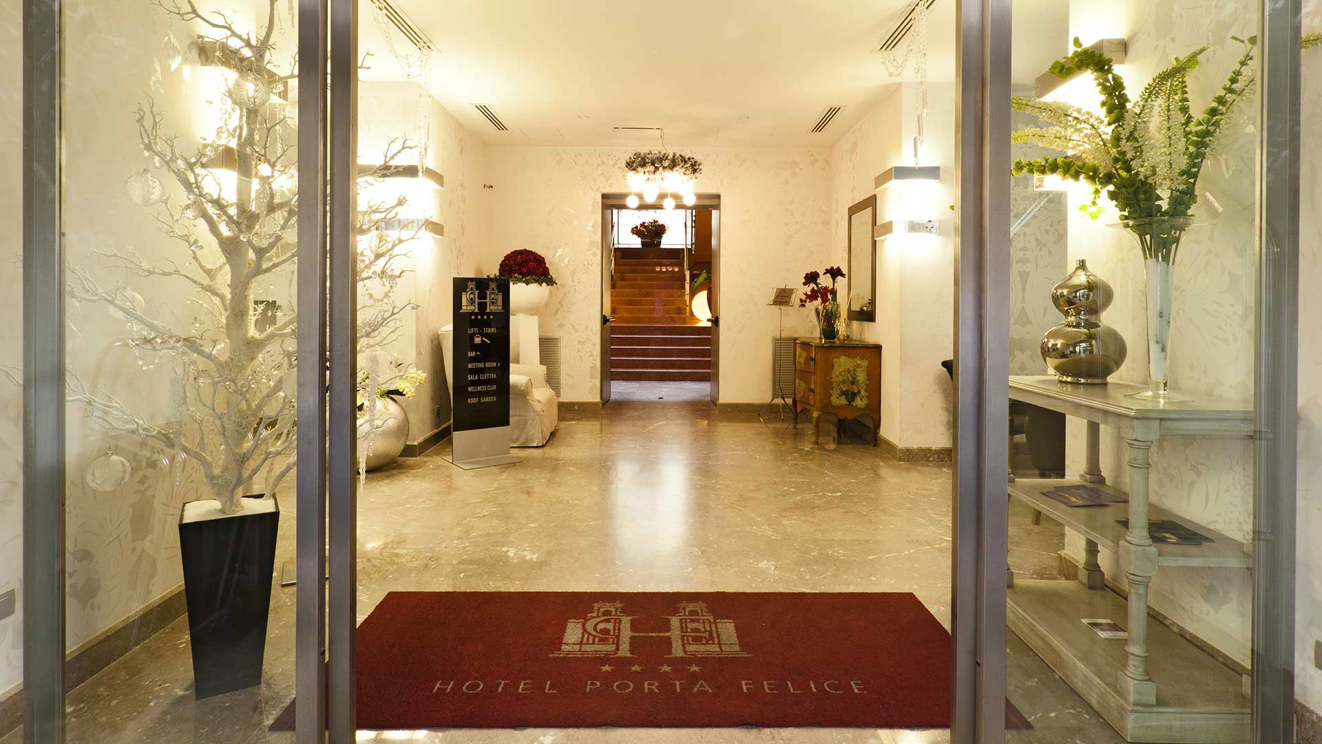Hotel 8