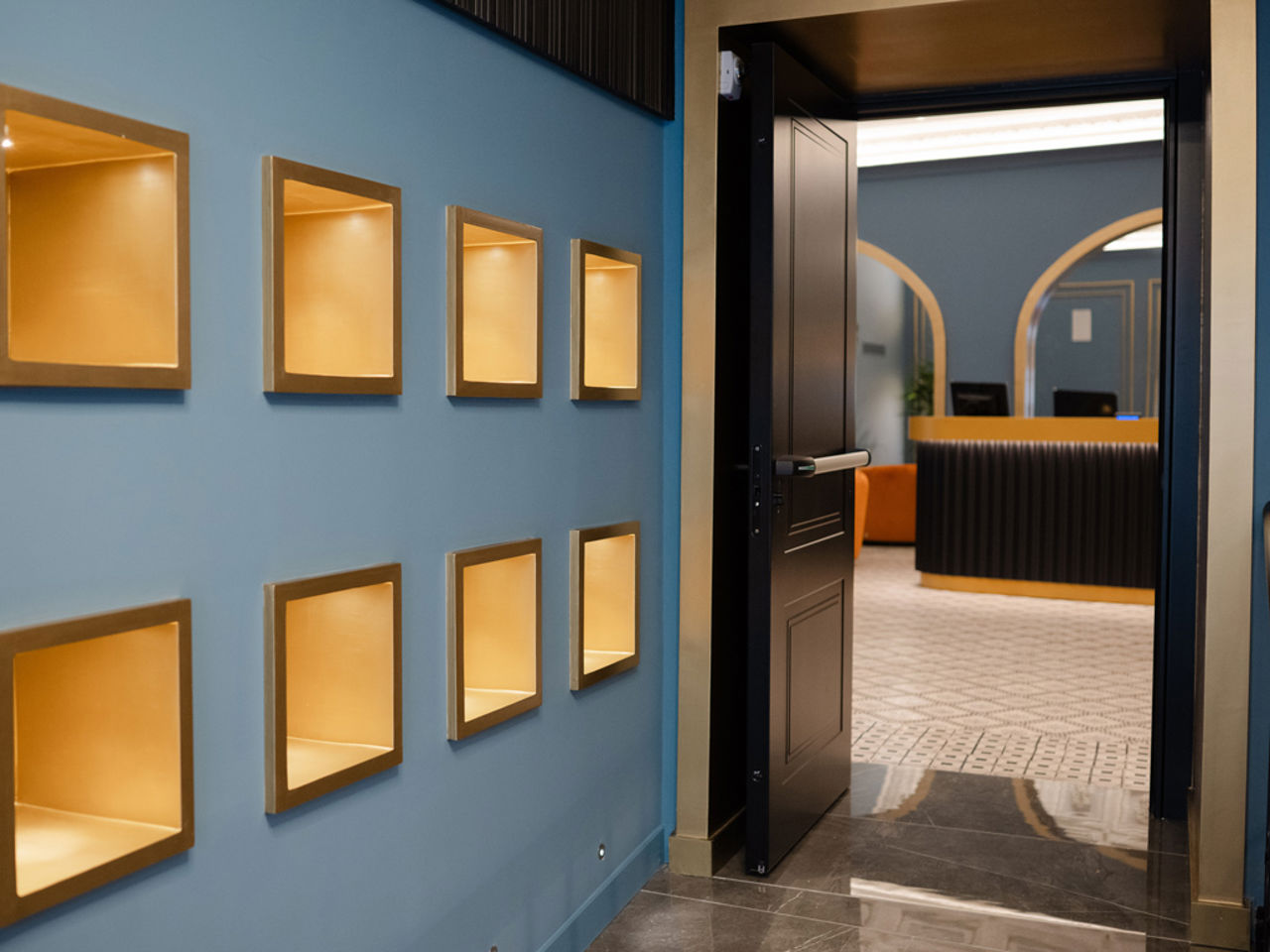 Gallery 32