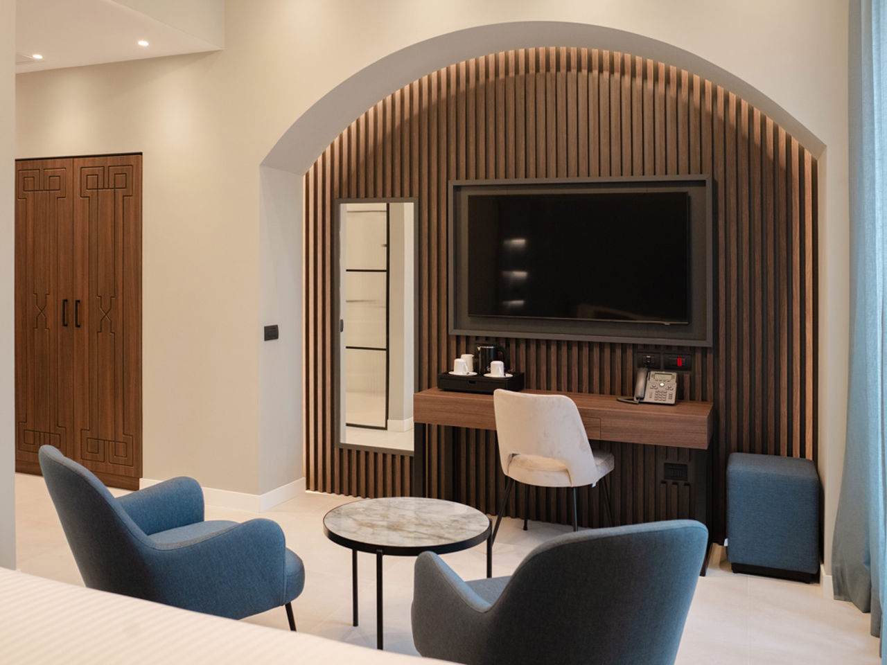 Junior Suite 8