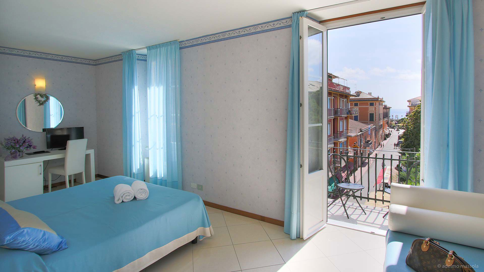 Chambres supérieures avec balcon 1