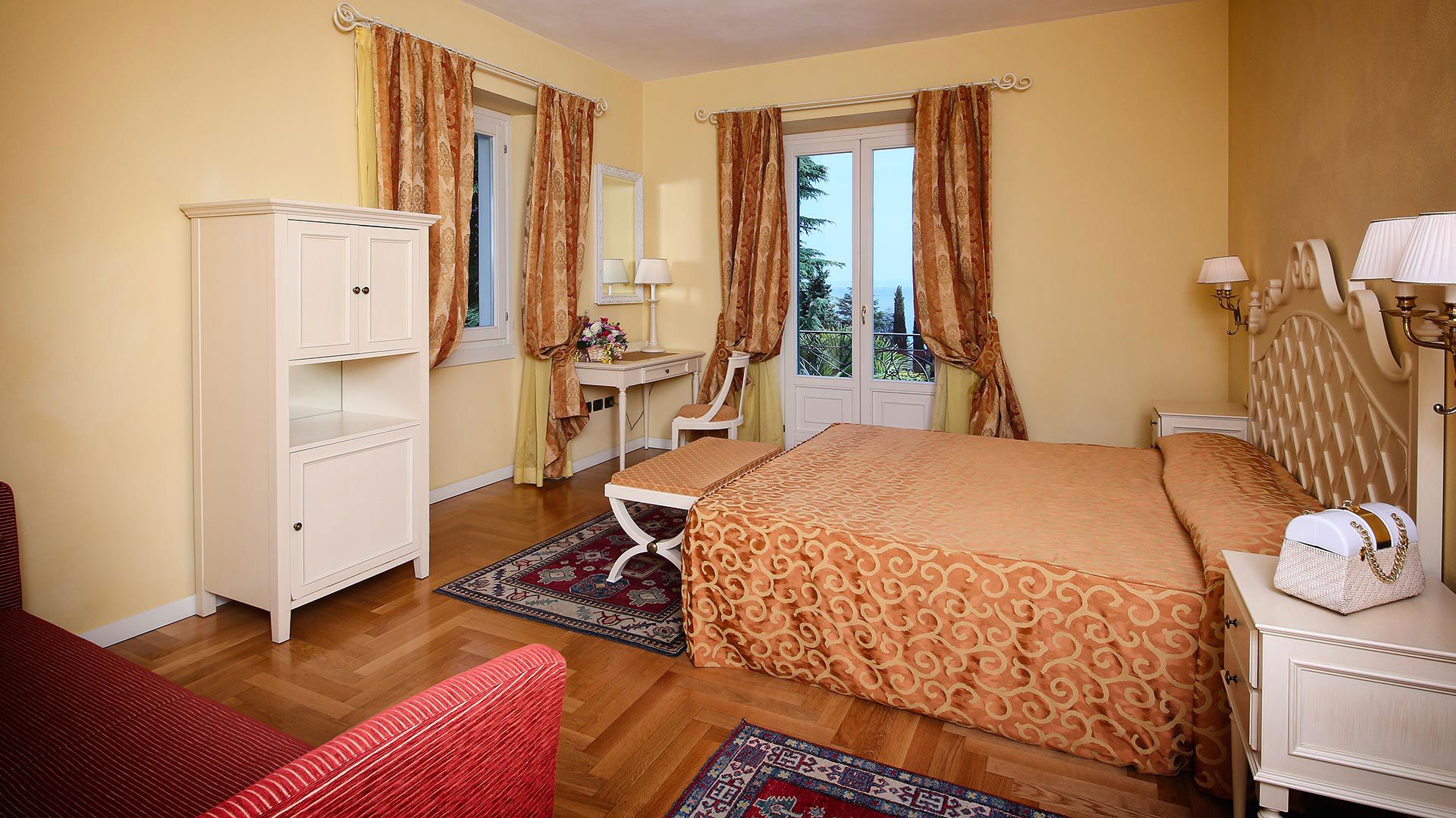 Deluxe room 1
