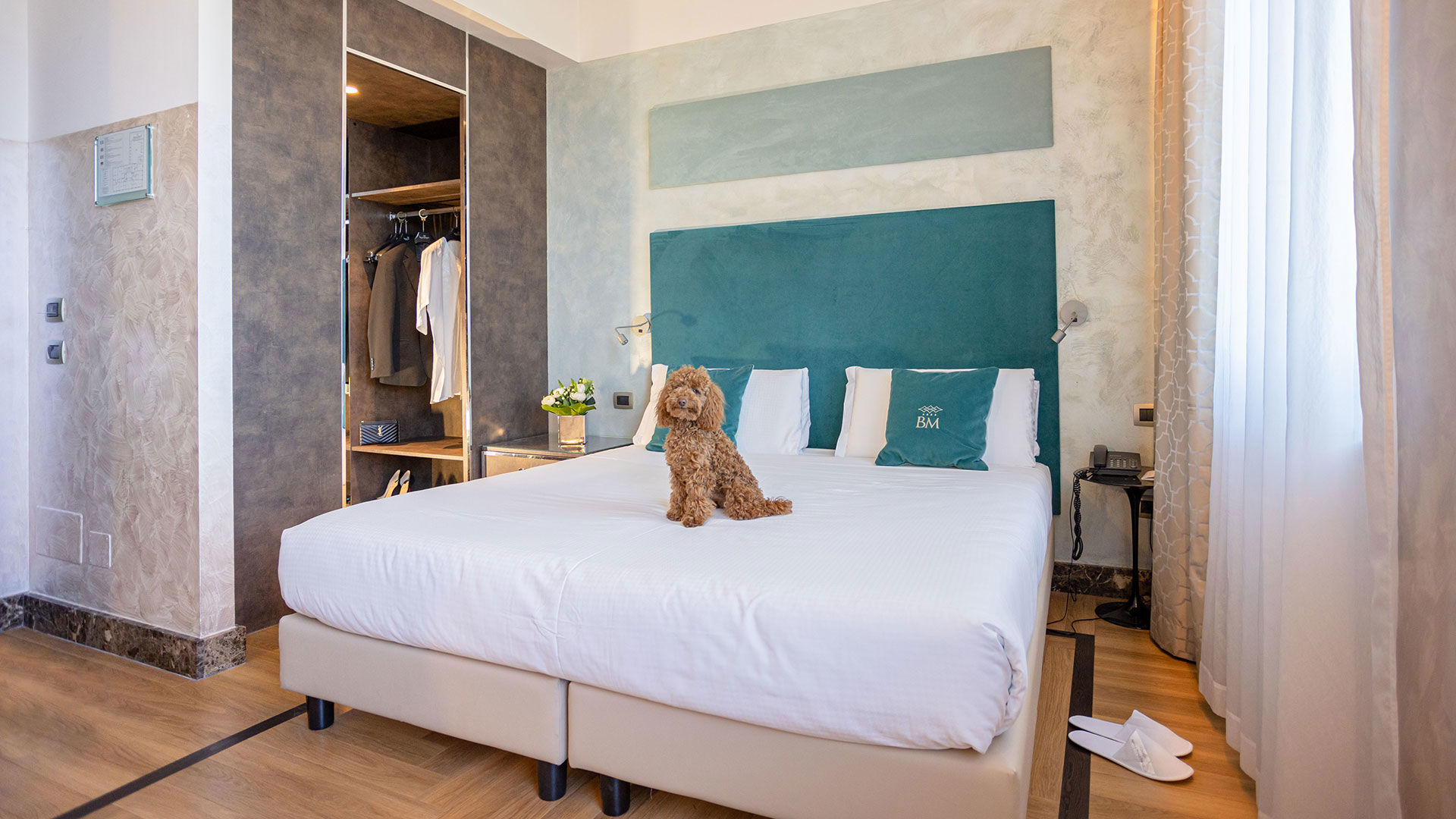 Exclusive Corner Room 2