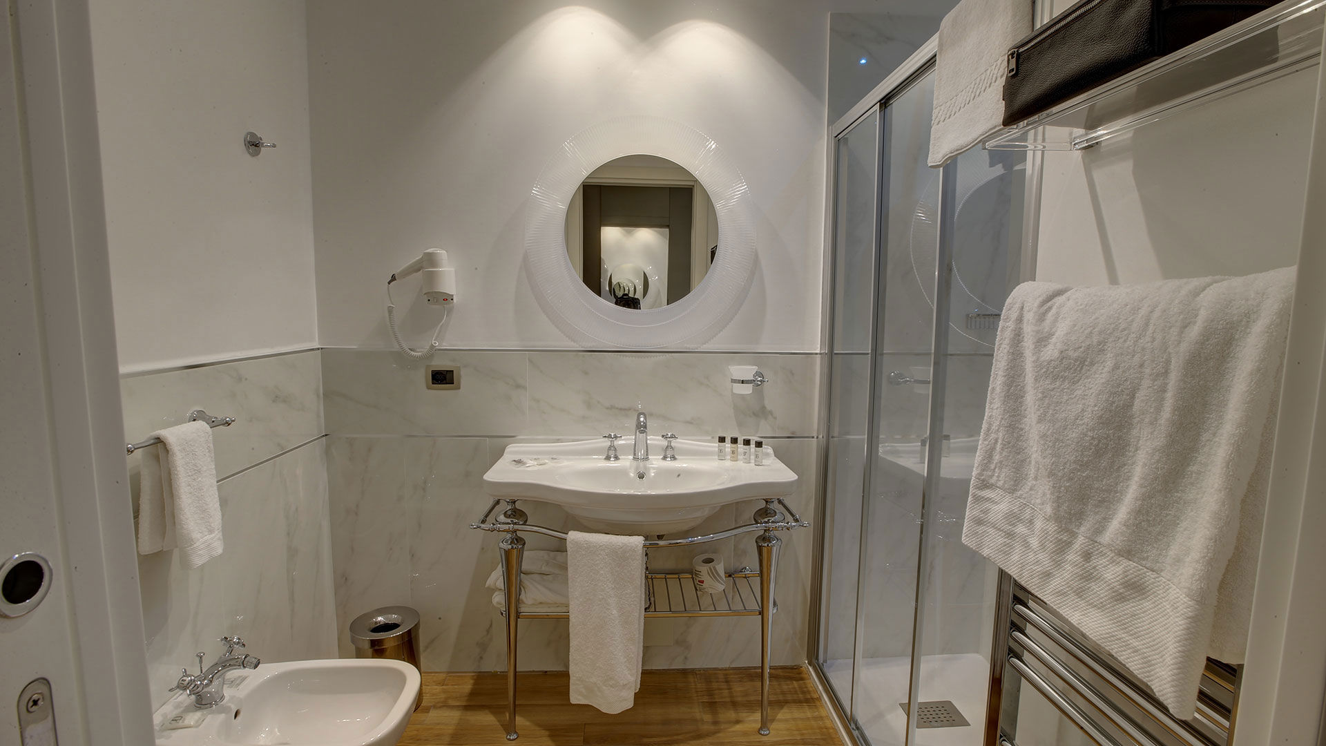 Comfort Queen Single Room 3