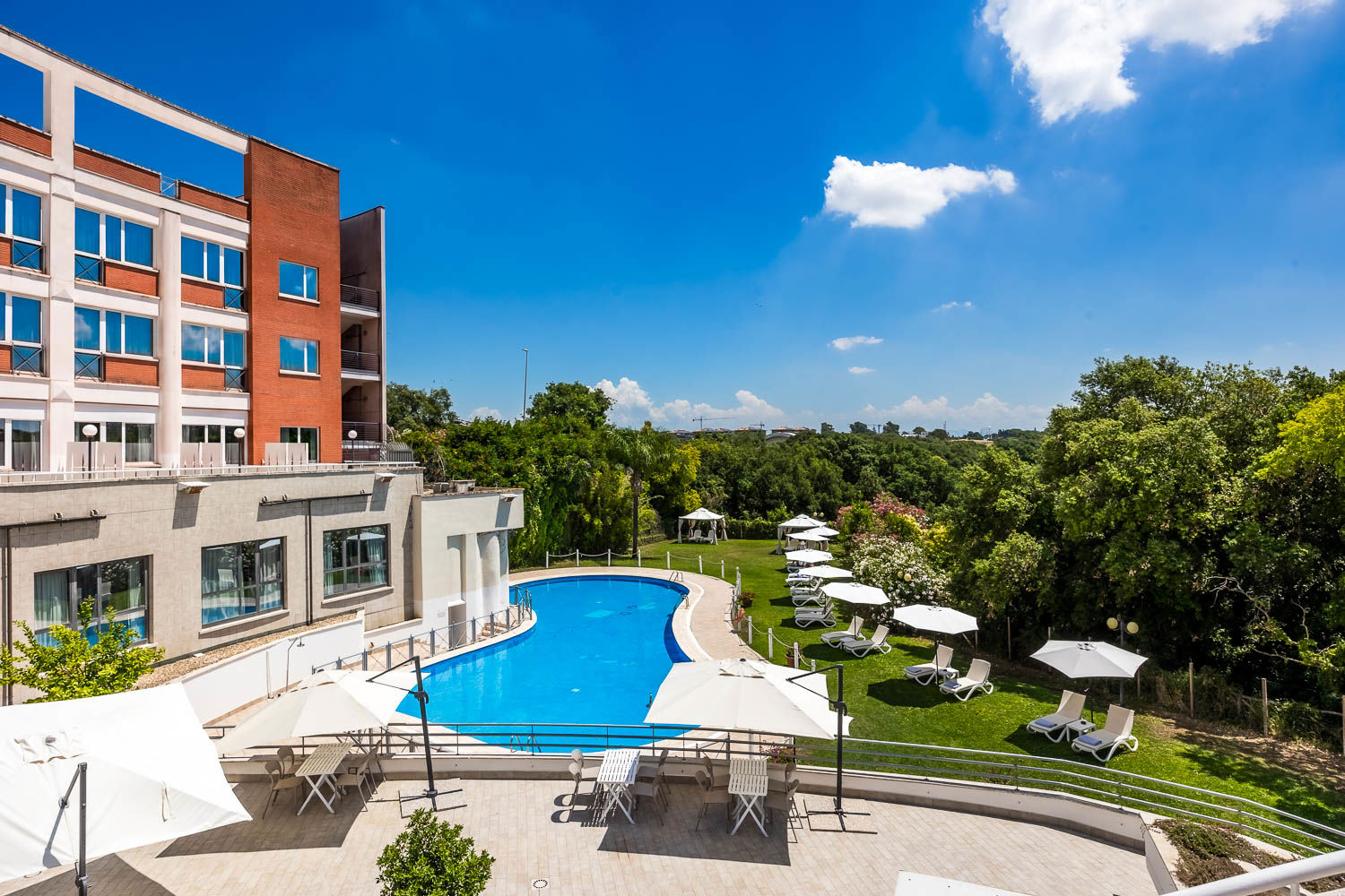 Hotel 8