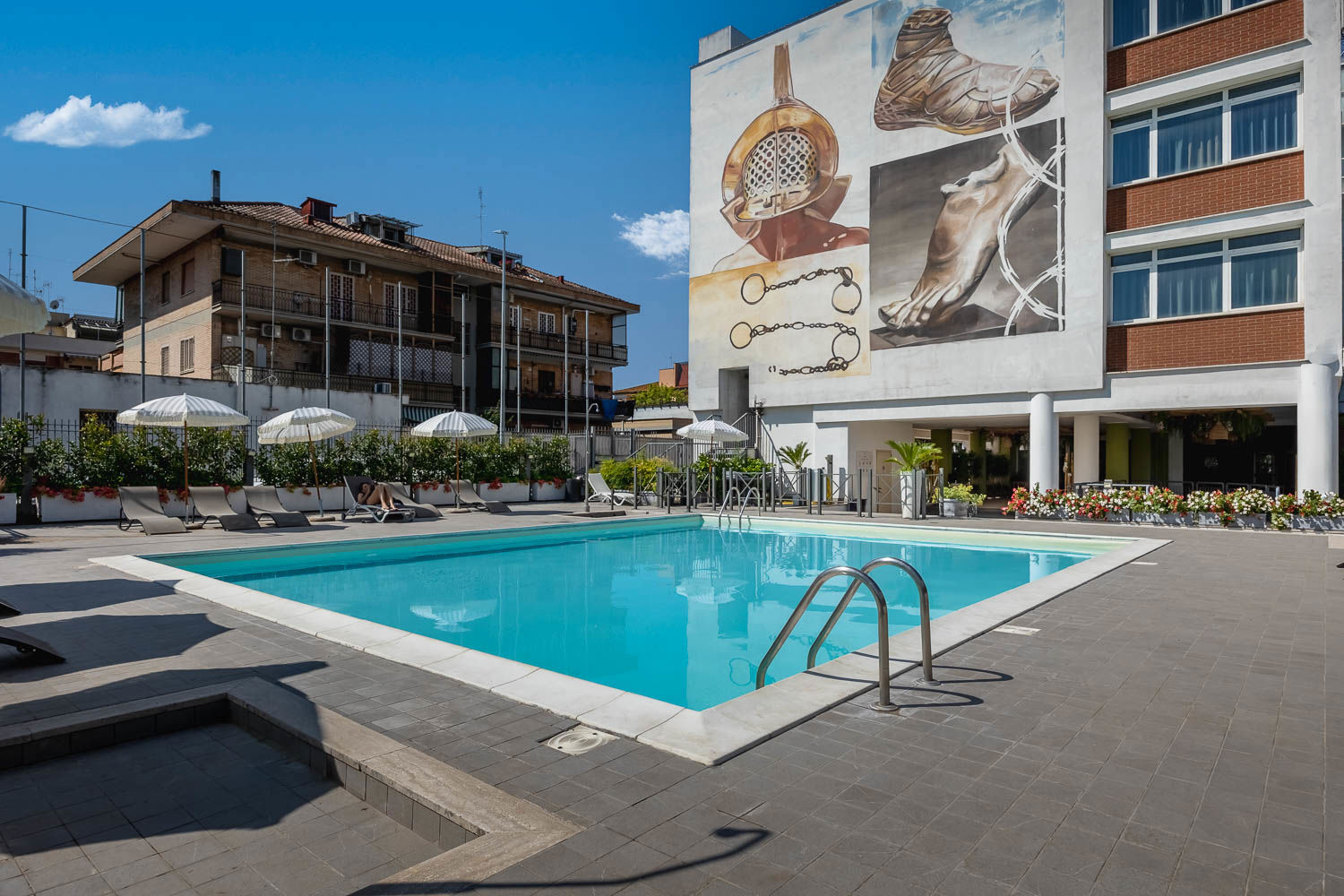 Hotel 4