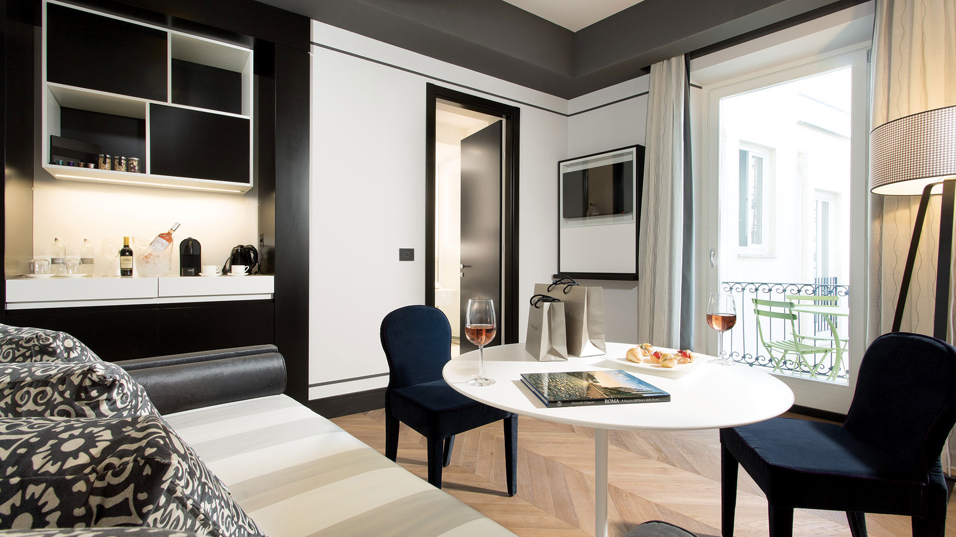 Luxury Suite 1