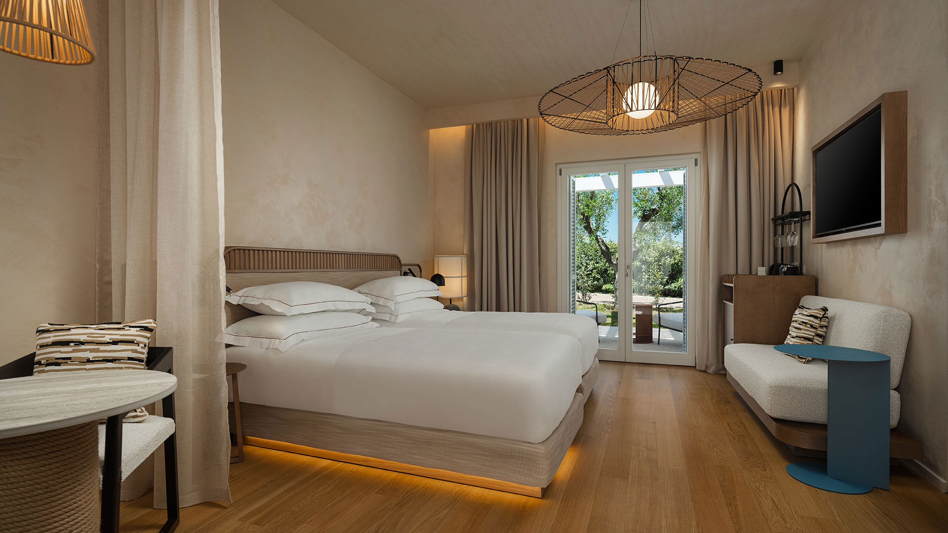 Deluxe Twin Room 1