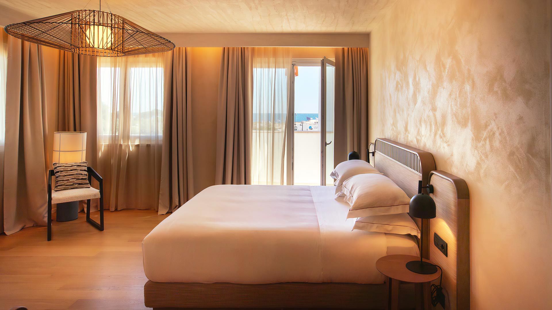 Rooms & Suite 6