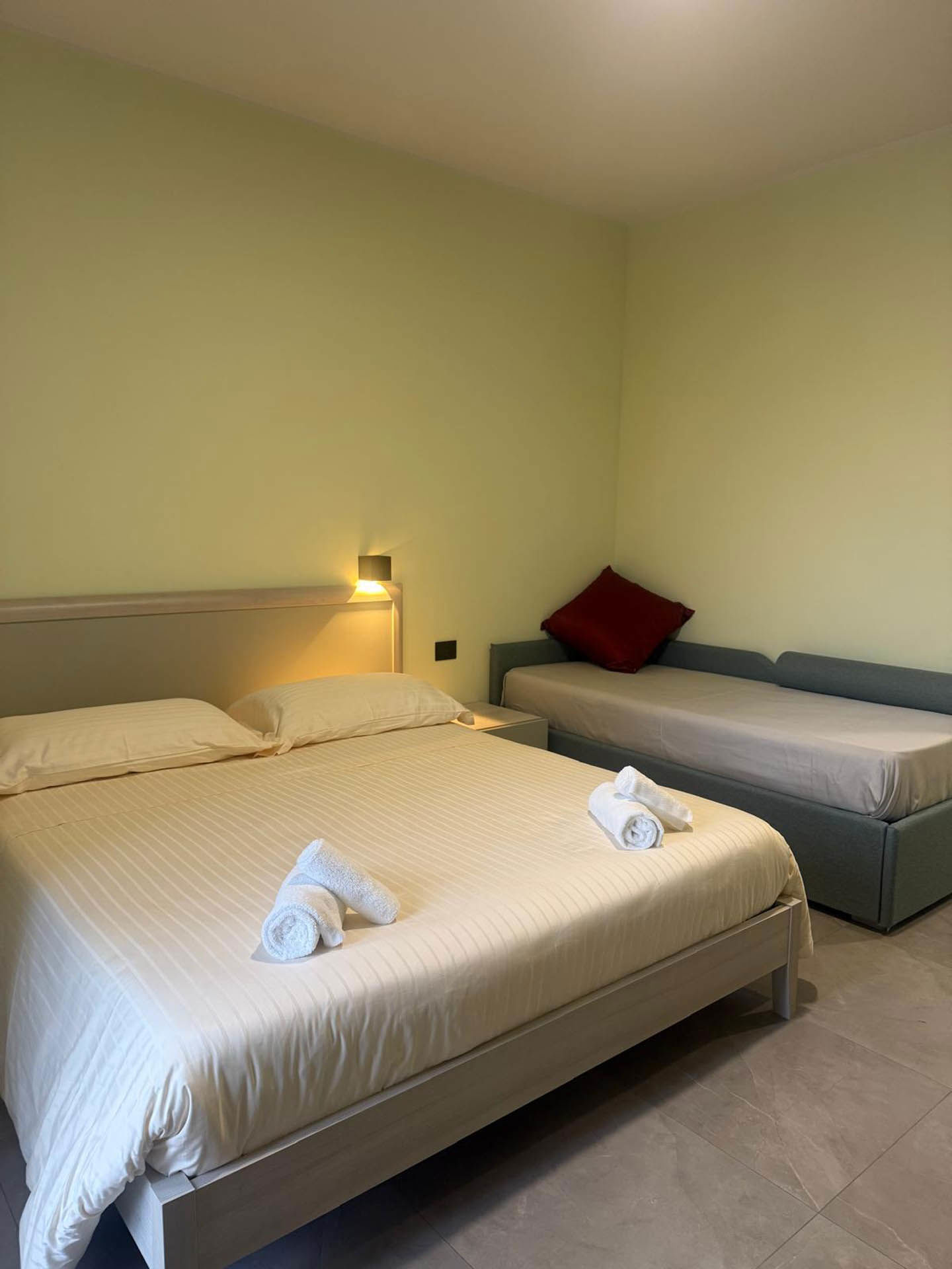 Camere 8