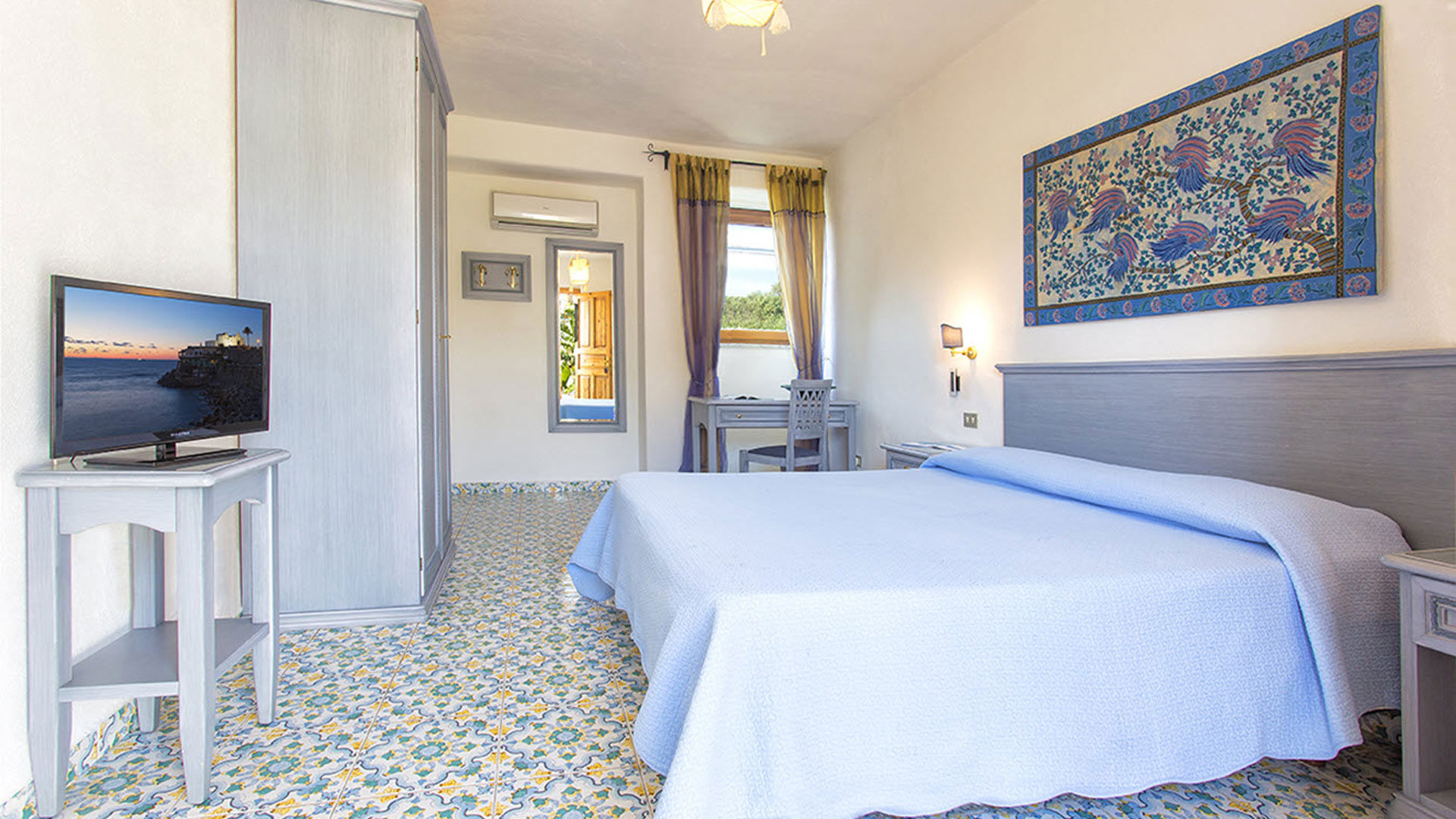 Classic Room Pool View 4