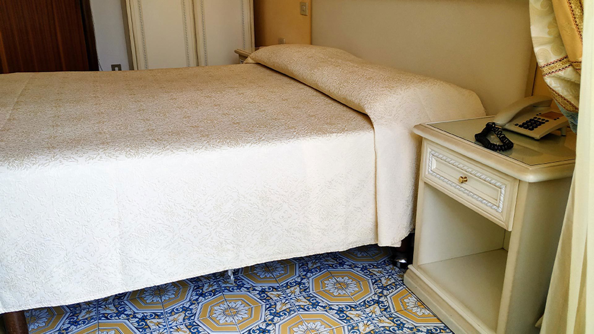 Standard Double Room 4