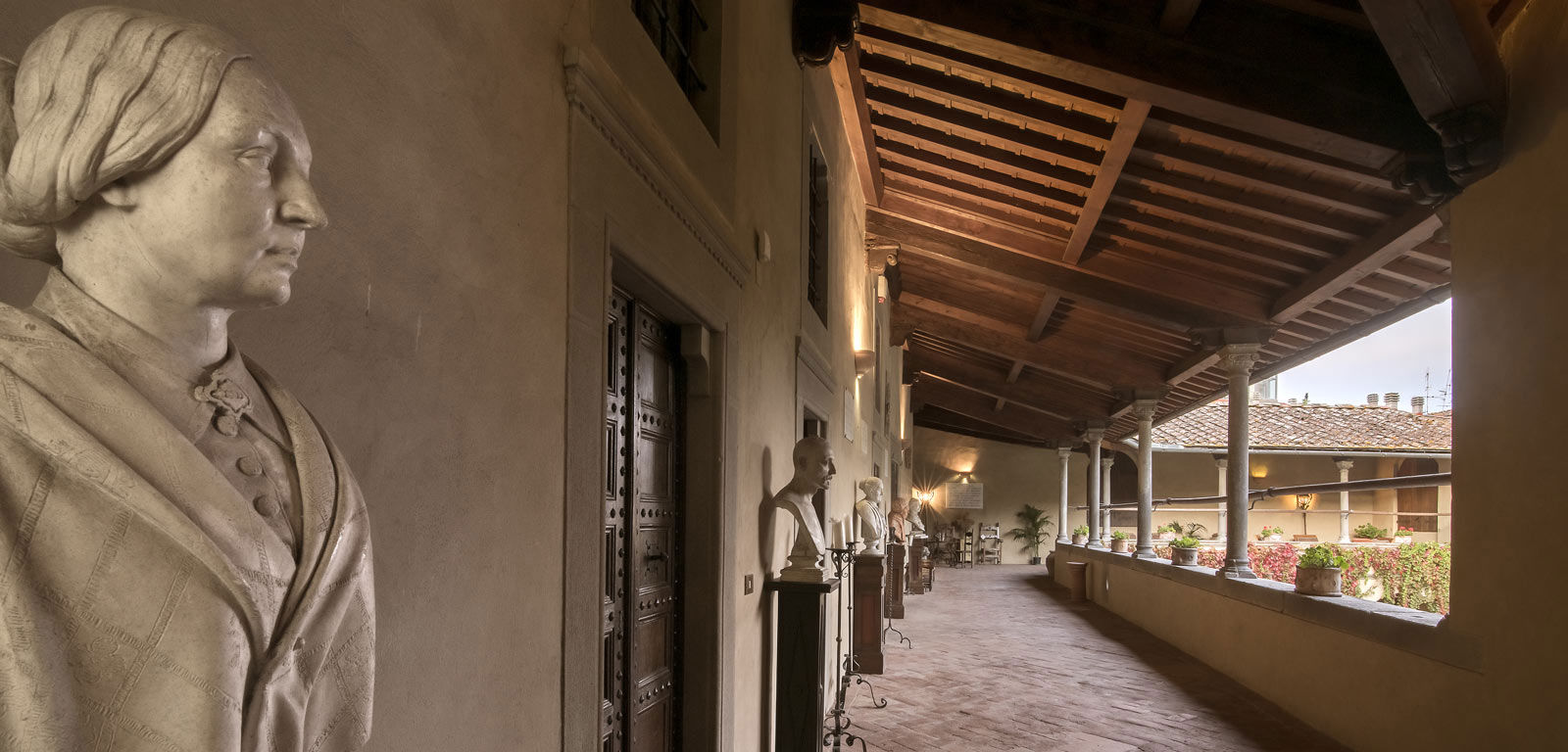 Aesthetic Medicine Clinic 11