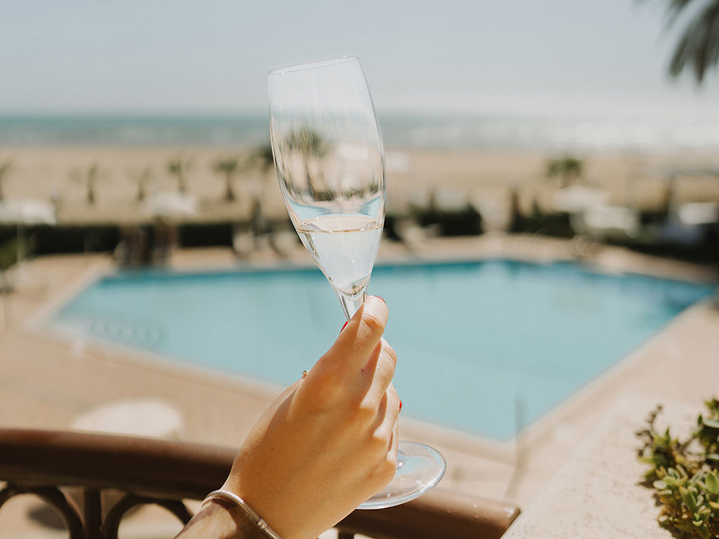 The bar of Hotel Villa Romana 6