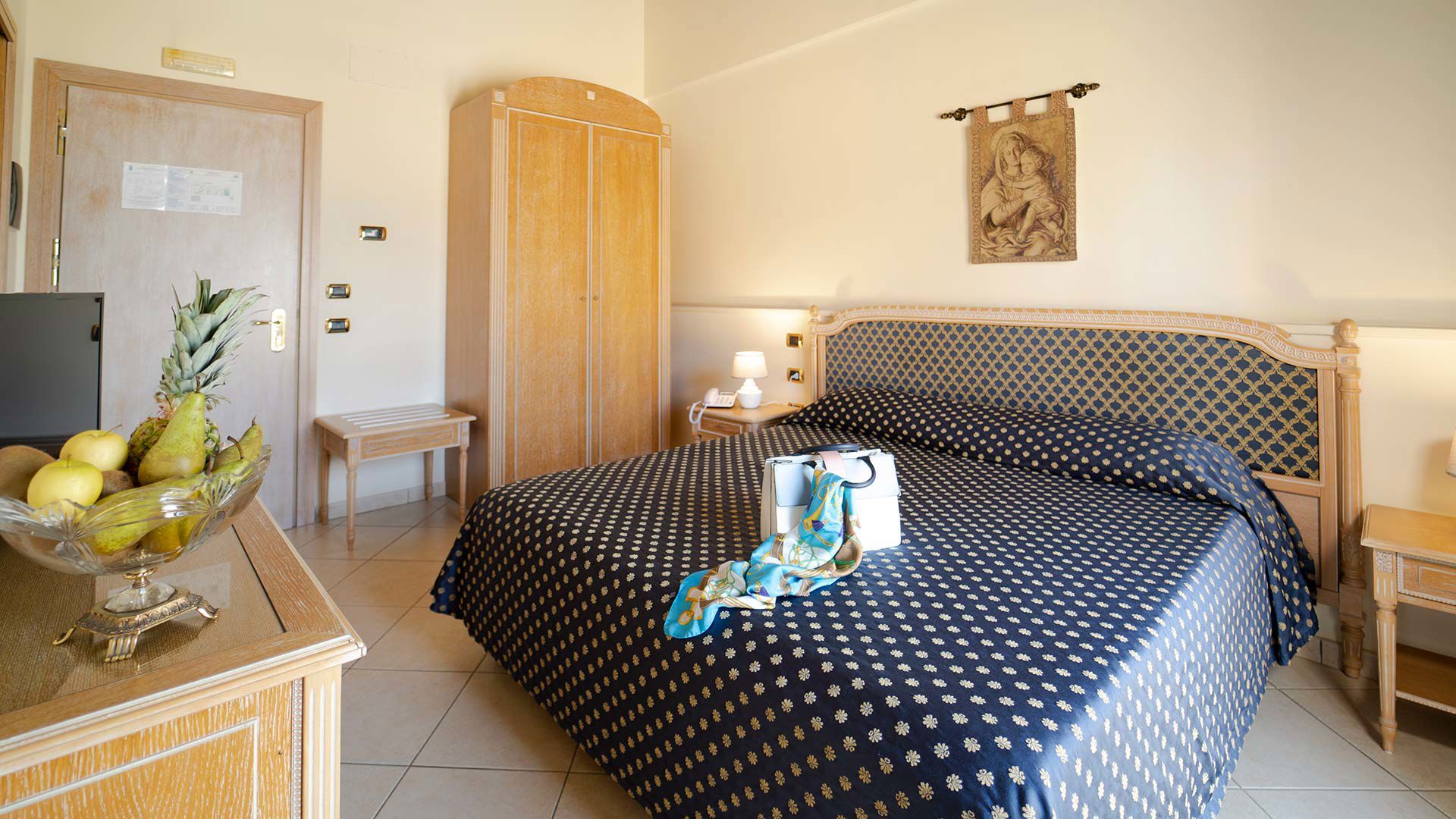 Panoramic Deluxe with Terrace 3