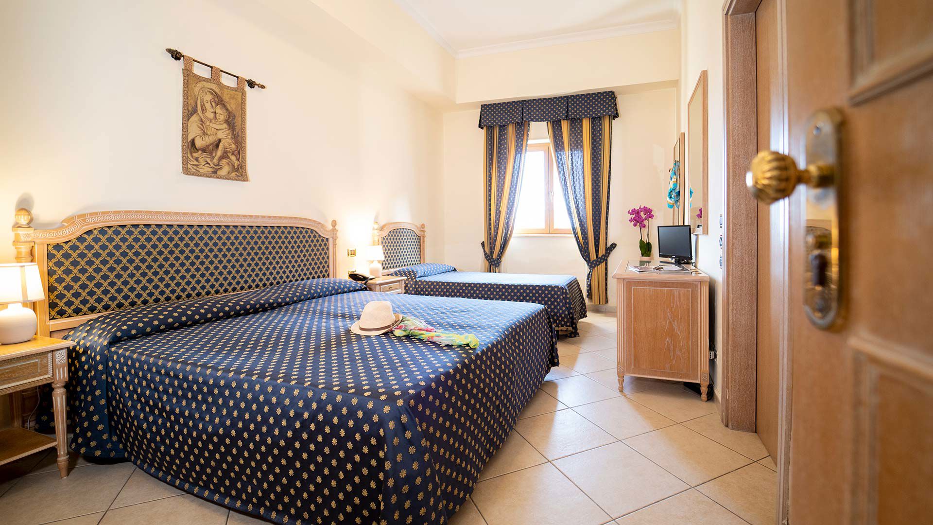 Comfort Room 1