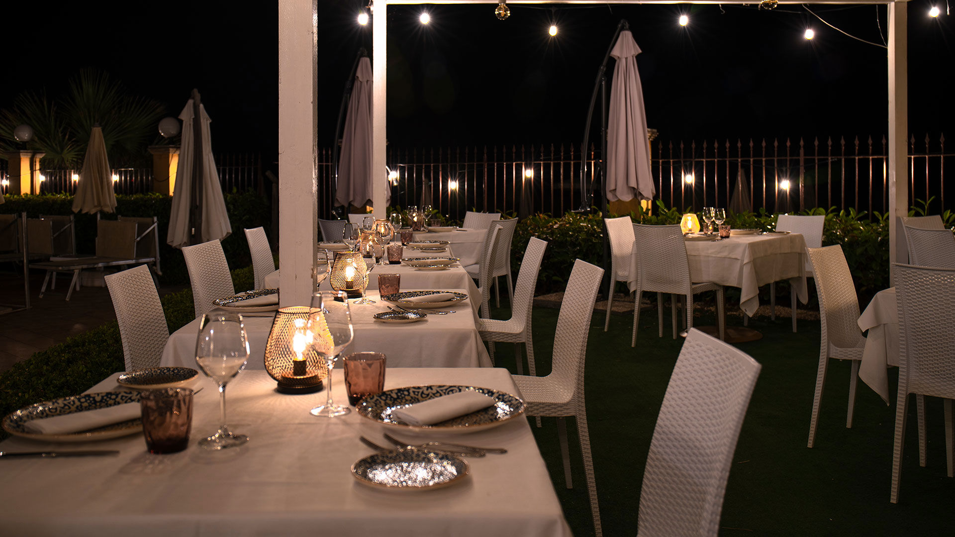 Romantica cena a bordo piscina 8 Romantica cena a bordo piscina 8