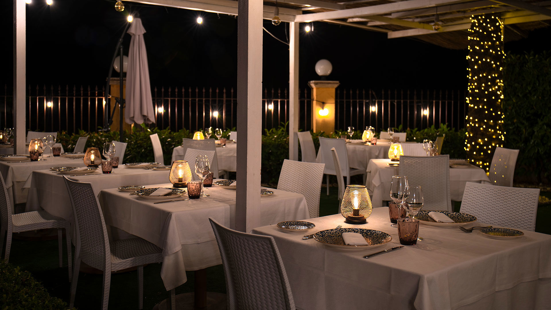Sala Nettuno and Sala Minerva elegant spaces for banquets 4