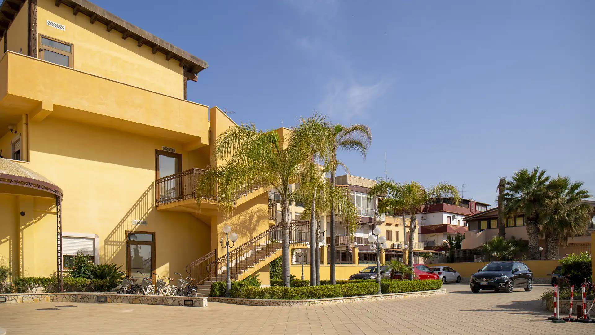 Hotel Villa Romana beach hotel near La Scala dei Turchi with private parking 2
