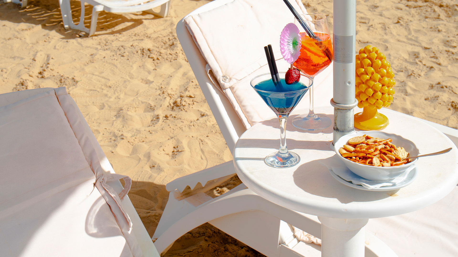 La spiaggia privata di Hotel Villa Romana 6