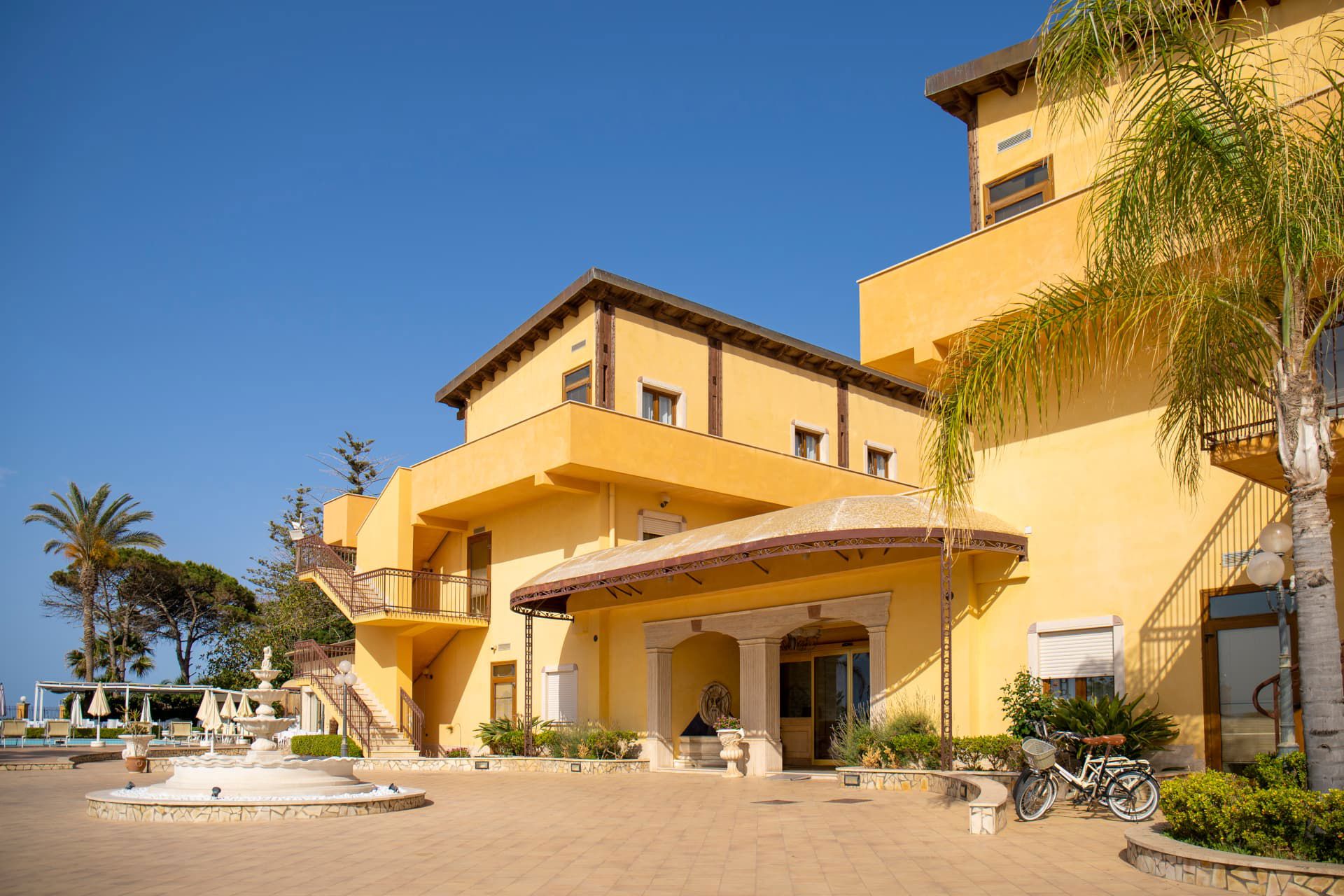 Hotel Villa Romana beach hotel near La Scala dei Turchi with private parking 2