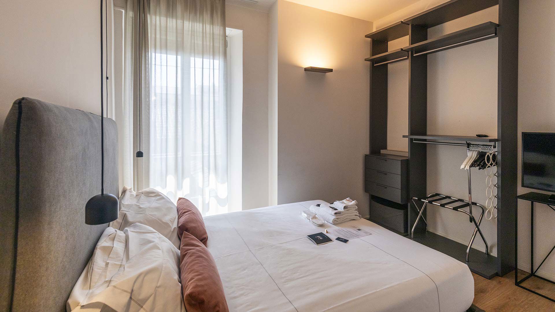 Deluxe Suite 1