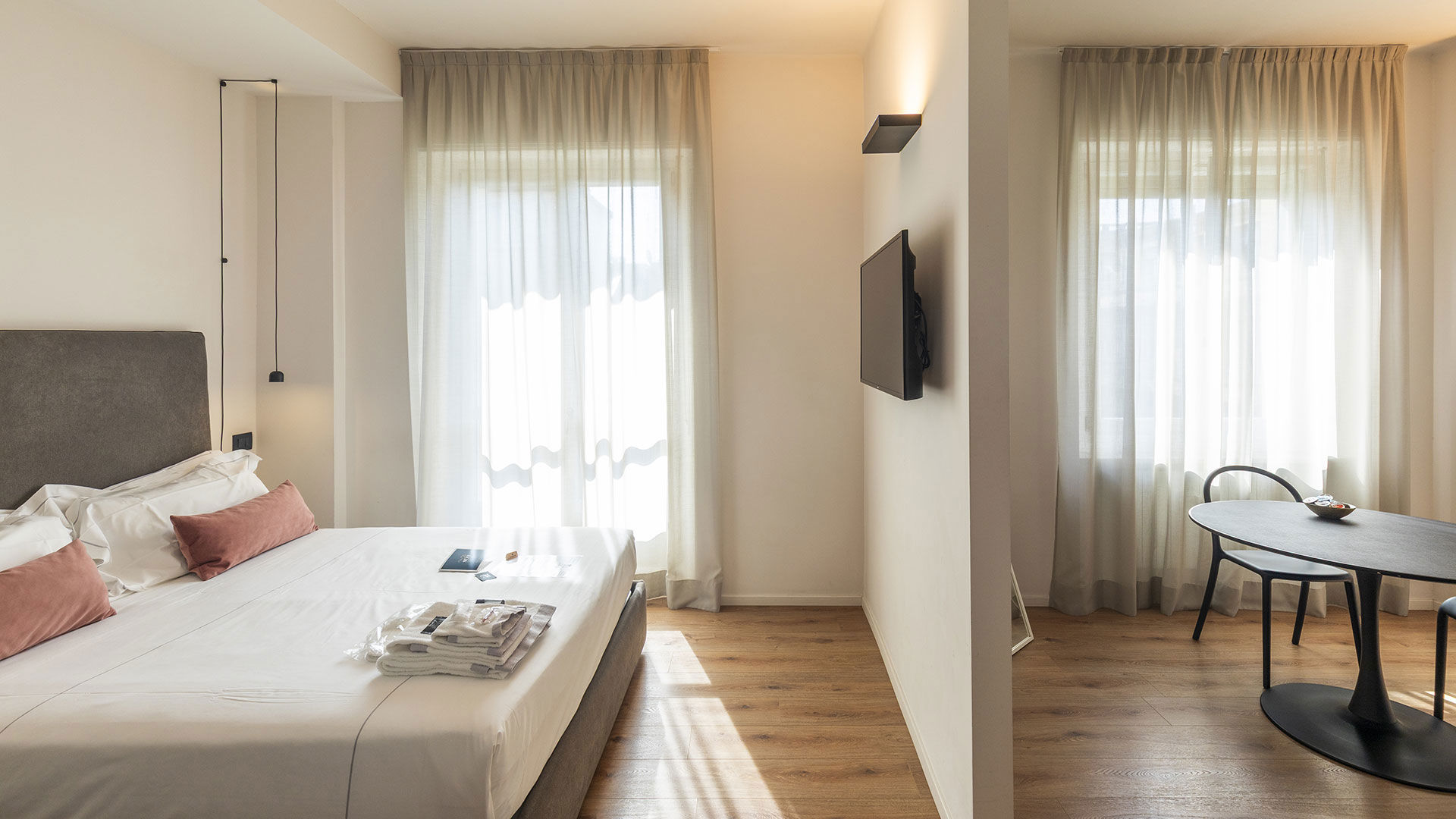 Superior Suite 4 with Balcony 2