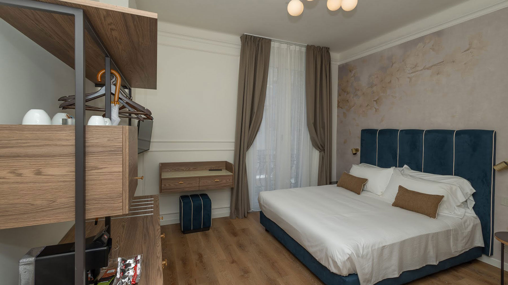 Superior Room with lateral view 1